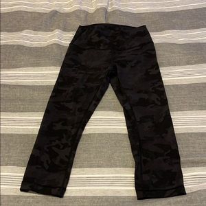 Lulu Lemon Wunder Under High Rise Crop 21"